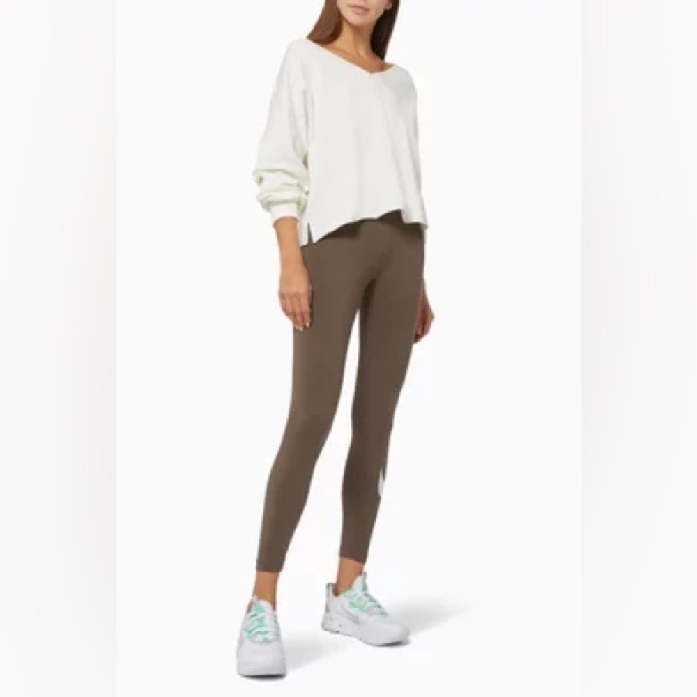 Nike Yoga Long Sleeve Top Nike Luxe V-Neck Long Sleeve Top Sail White Size XS
